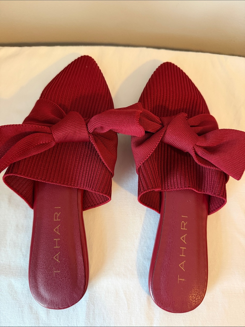 Tahari Burgundy Bow Pointed-Toe Slip-On Mules size 7
